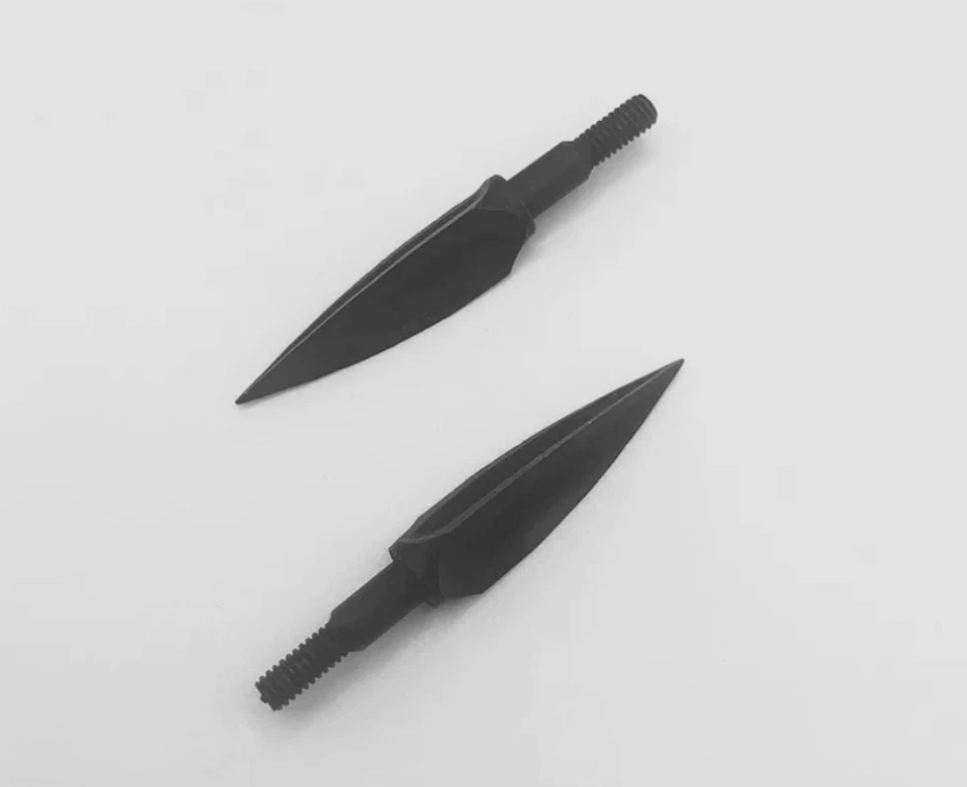 3-edge carbon steel broadhead arrowhead by ukarrowheads, 125 grain, sharp pointed design for hunting or archery use.
